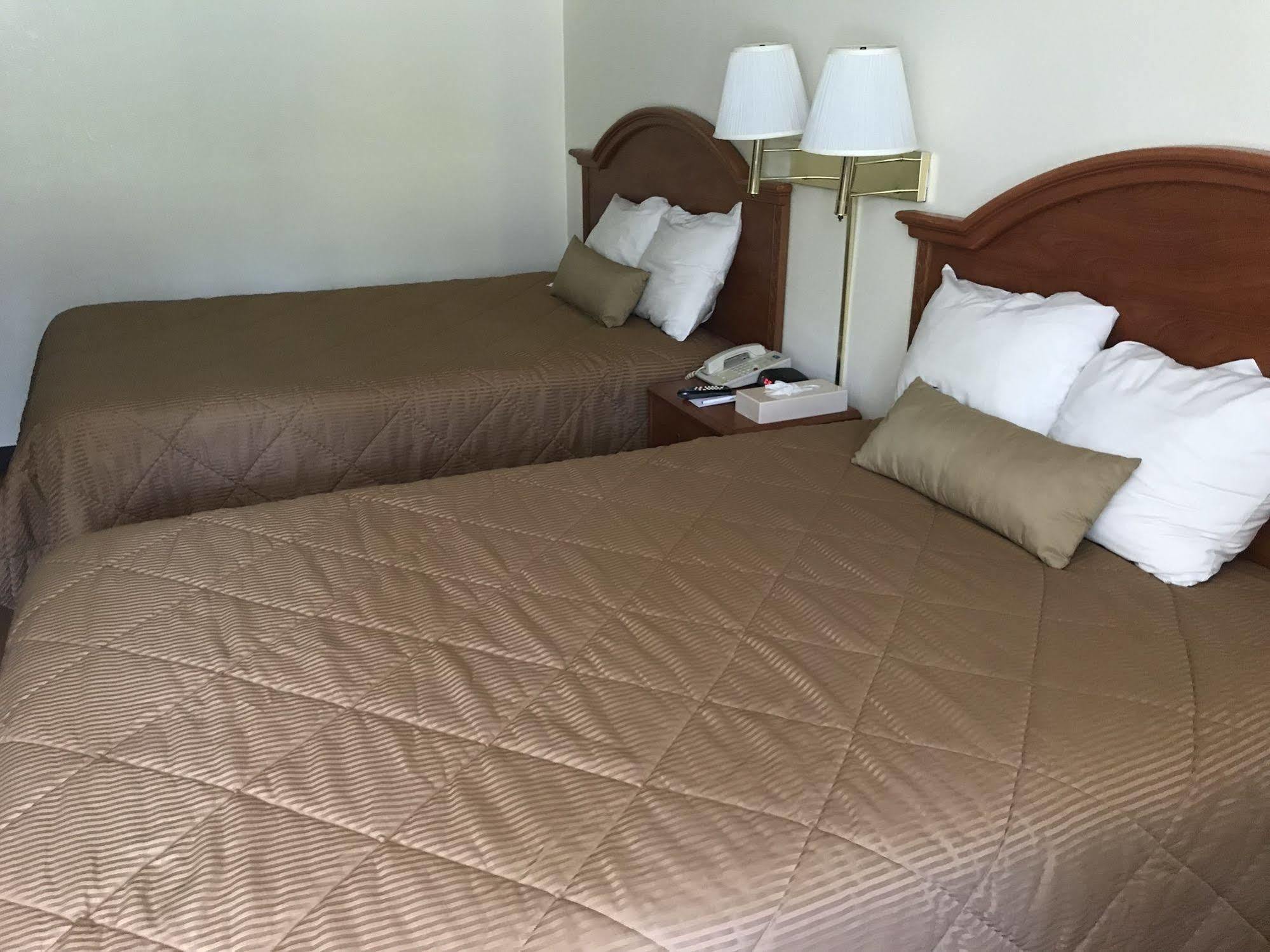 Rodeway Inn Dillsburg Экстерьер фото